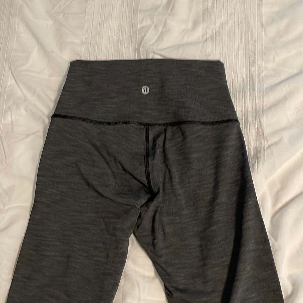 gray lululemon wonder under 28” leggings